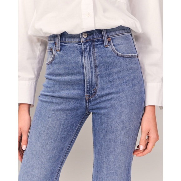 ABERCROMBIE & FITCH Ultra High Rise Ankle Straight | 2 (26) - Picture 3 of 16